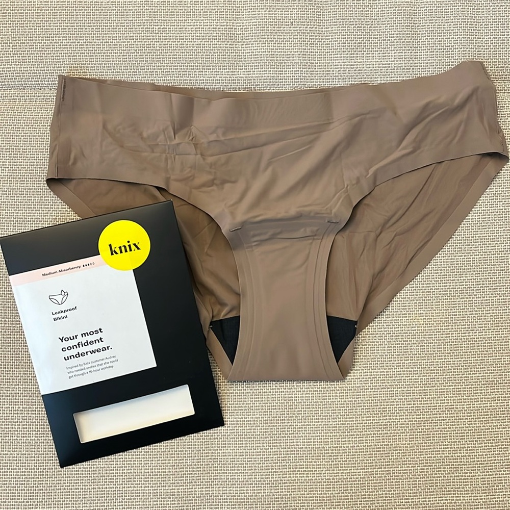 Knix NEVER WORN, NWT Leakproof Bikini Medium Absorbency (L)